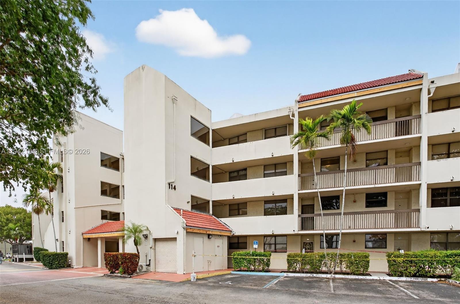 114 Lake Emerald Dr # 104, Oakland Park FL 33309 photo 2