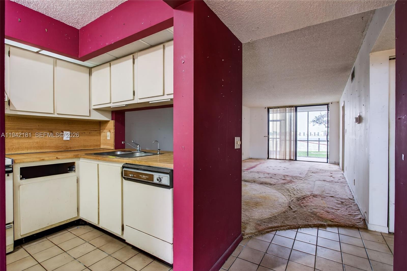 114 Lake Emerald Dr # 104, Oakland Park FL 33309 photo 4