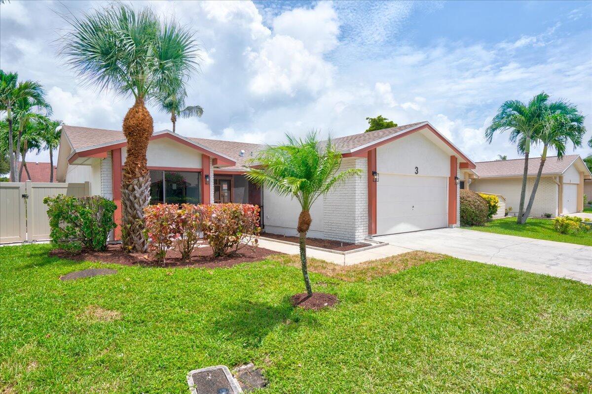 3 Fawlkland Circle, Boynton Beach FL 33426