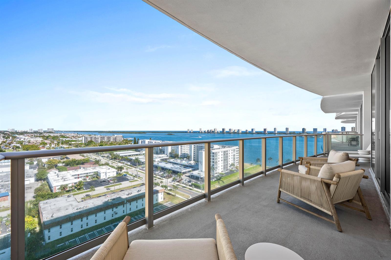 220 Lake Shore Drive # 1413, Lake Park FL 33403