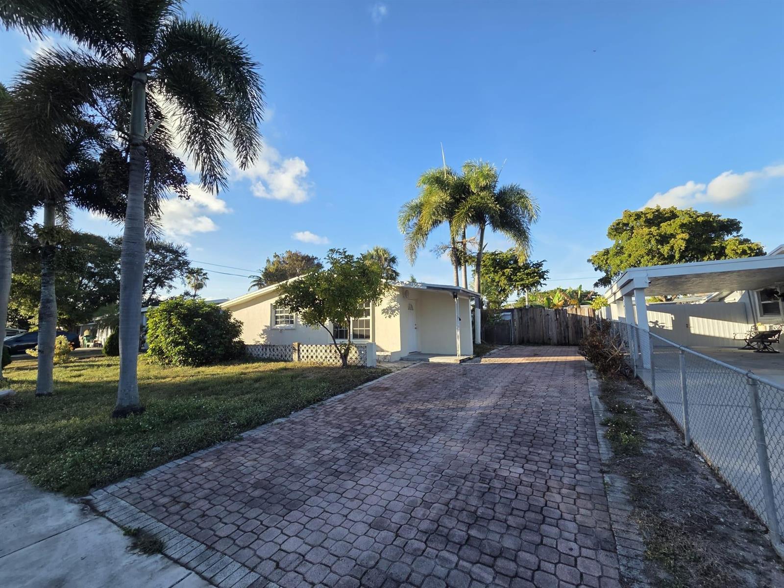 5751 SW 37th Street, Davie FL 33314