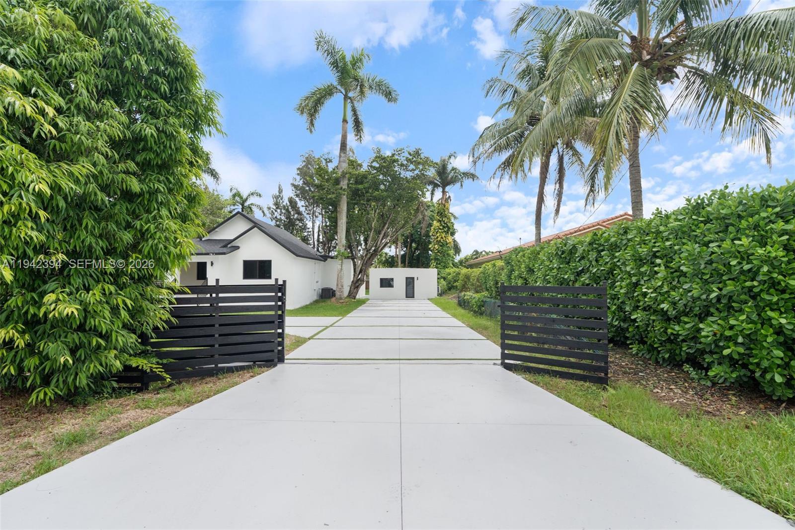 4800 SW 61st Ave, Davie FL 33314 photo 3