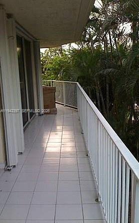 16531 NE 35th Ave # 201, North Miami Beach FL 33160 photo 4