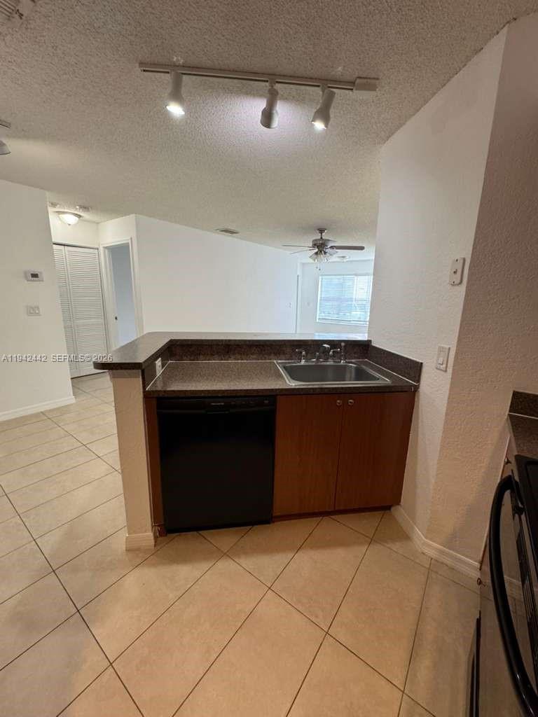 Margate, FL 33063 photo 2