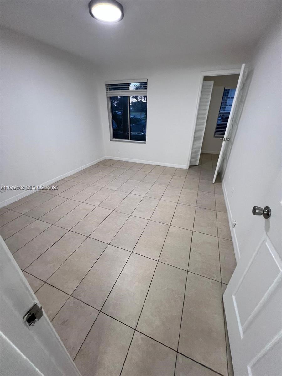 Margate, FL 33063 photo 4