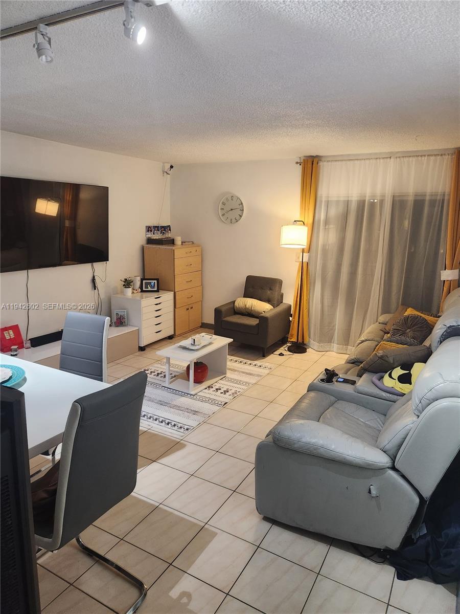 2498 SW 17th Ave # 4209, Miami FL 33145 photo 2