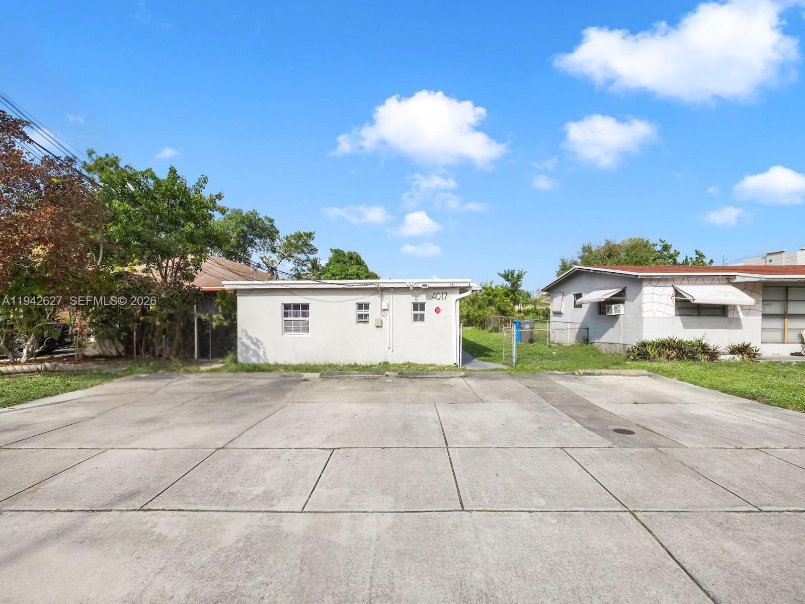 4017 SW 24th St, West Park FL 33023 photo 3