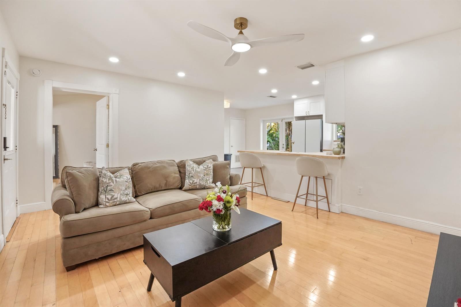 1401 NE 14th Street, Fort Lauderdale FL 33304 photo 4