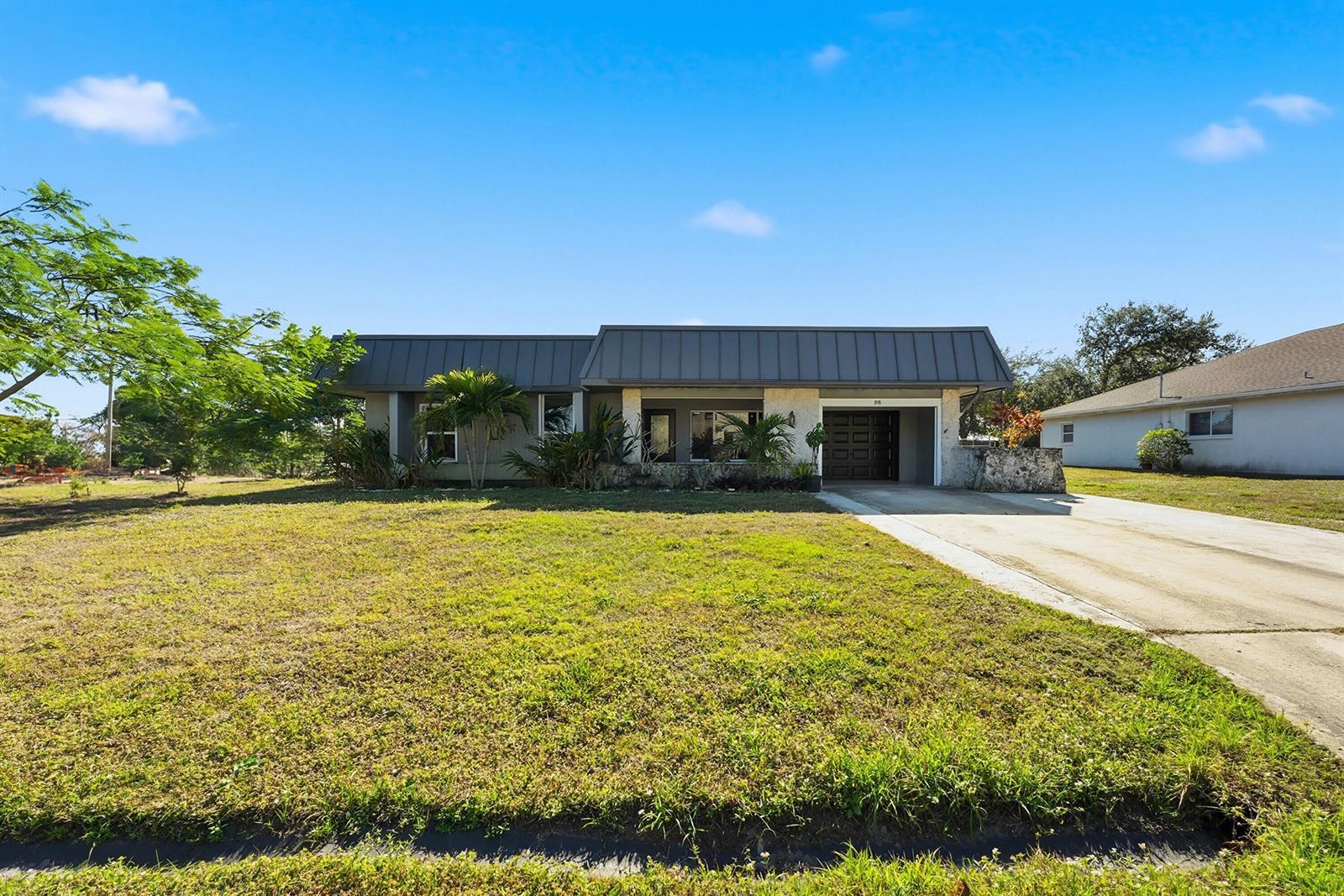 898 SE Evergreen Terrace, Port St. Lucie FL 34983 photo 3