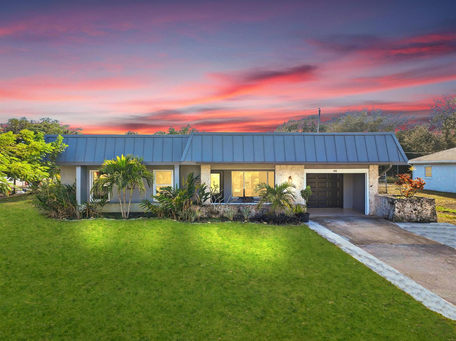 898 SE Evergreen Terrace, Port St. Lucie FL 34983