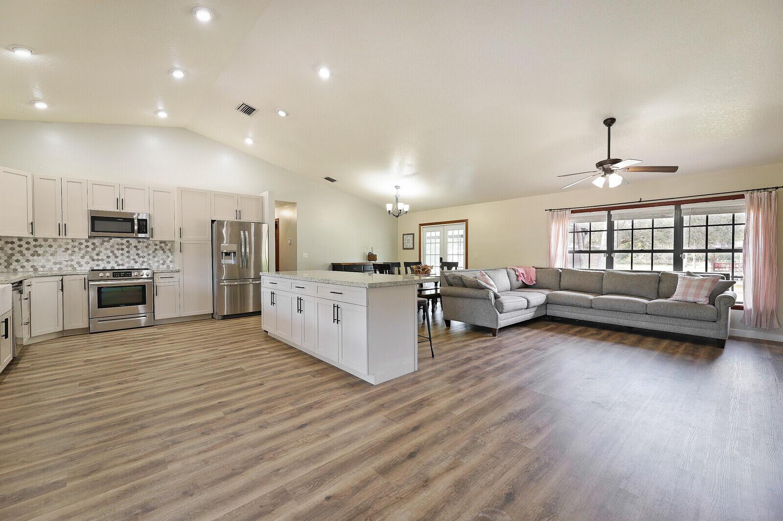 18080 W Sycamore Drive, FL 33470 photo 5