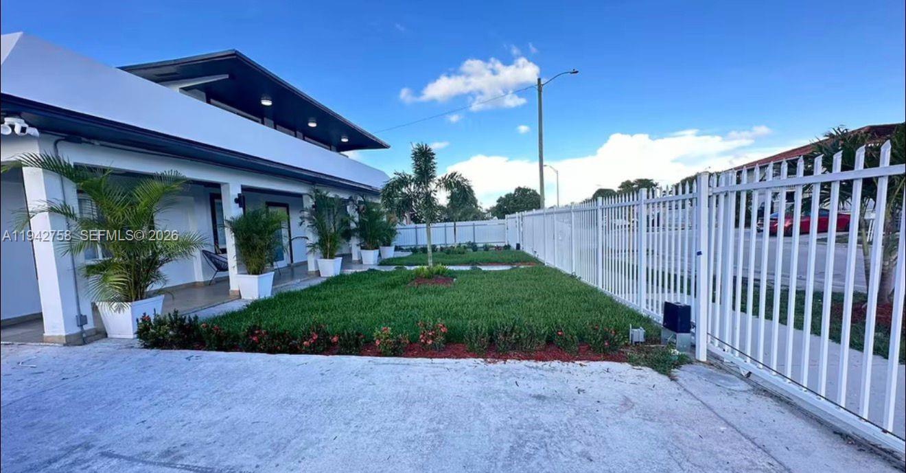 747 E 19th St, Hialeah FL 33013 photo 3