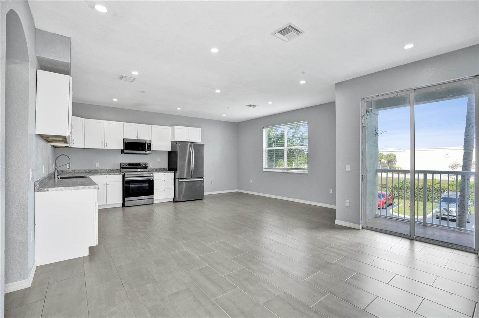 2137 Shoma Drive Bldg 17, Royal Palm Beach FL 33414