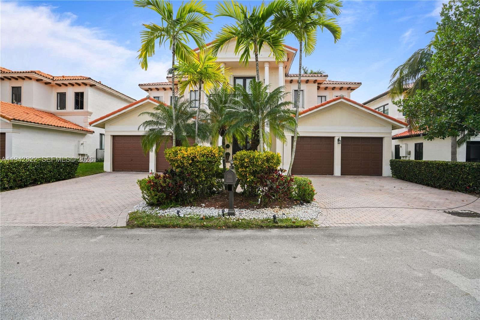 7976 SW 195th St, Cutler Bay FL 33157 photo 2