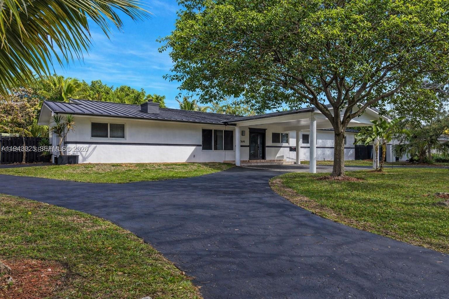 7695 SW 142nd St, Palmetto Bay FL 33158 photo 2