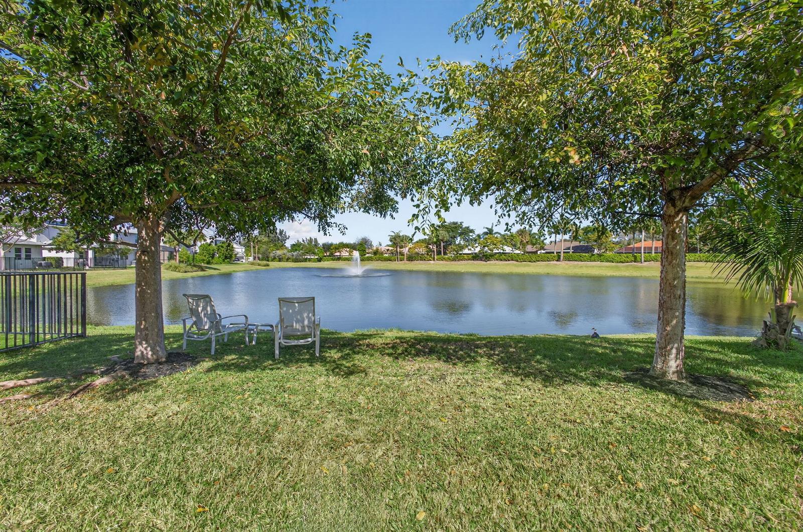 1822 Lake Cove Drive, Lake Worth FL 33460 photo 2