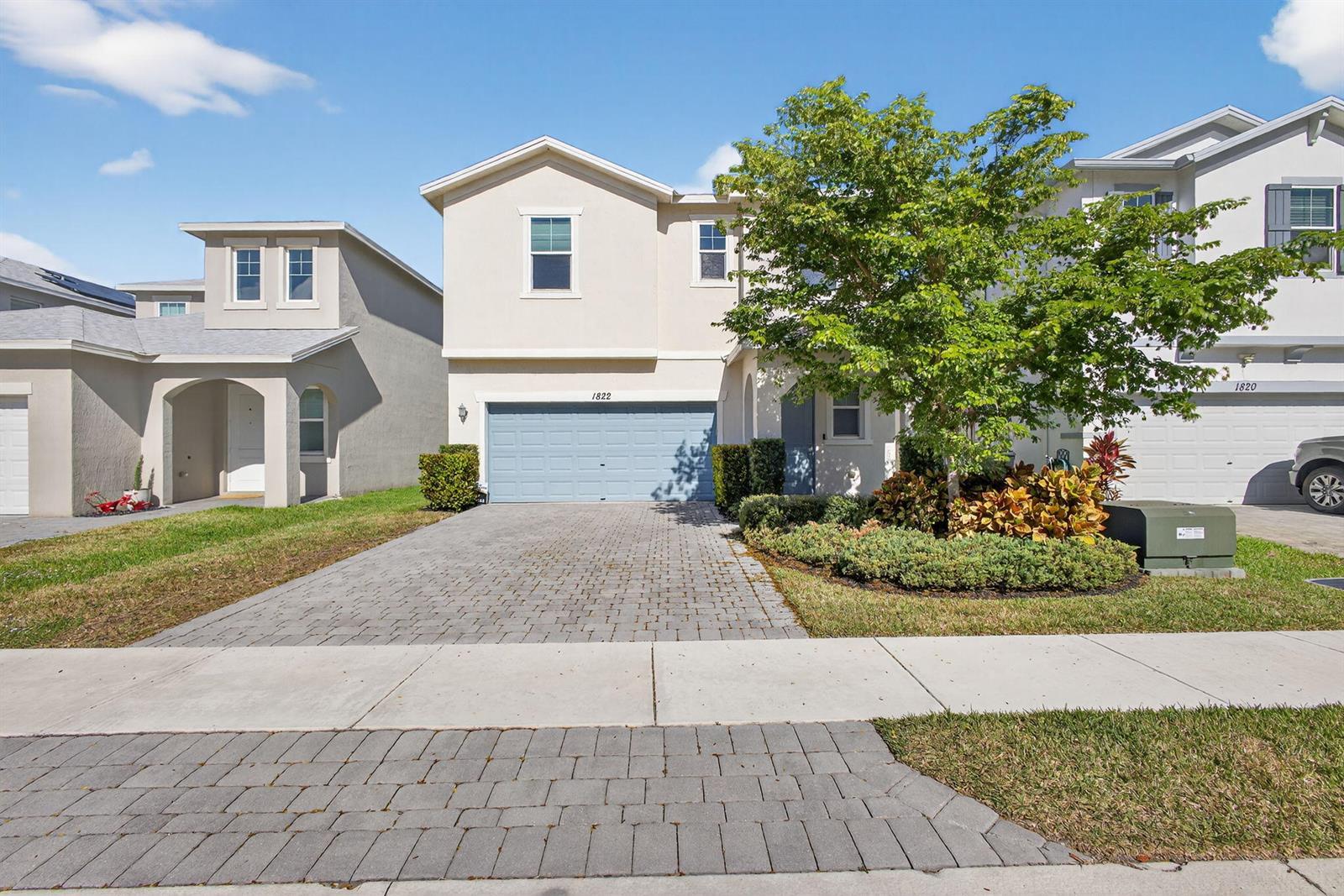 1822 Lake Cove Drive, Lake Worth FL 33460 photo 3