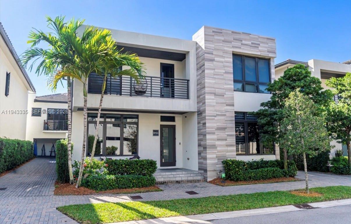 8156 NW 48th Ter, Doral FL 33166 photo 2