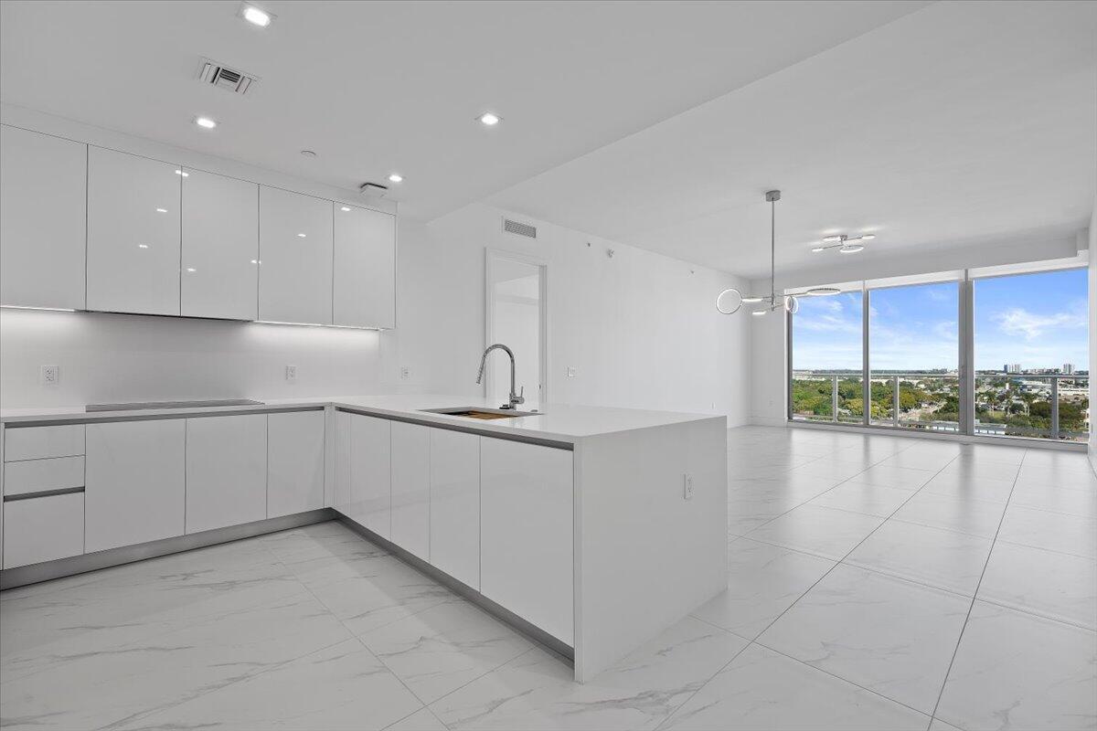 220 Lake Shore Drive # 1113, West Palm Beach FL 33403 photo 5