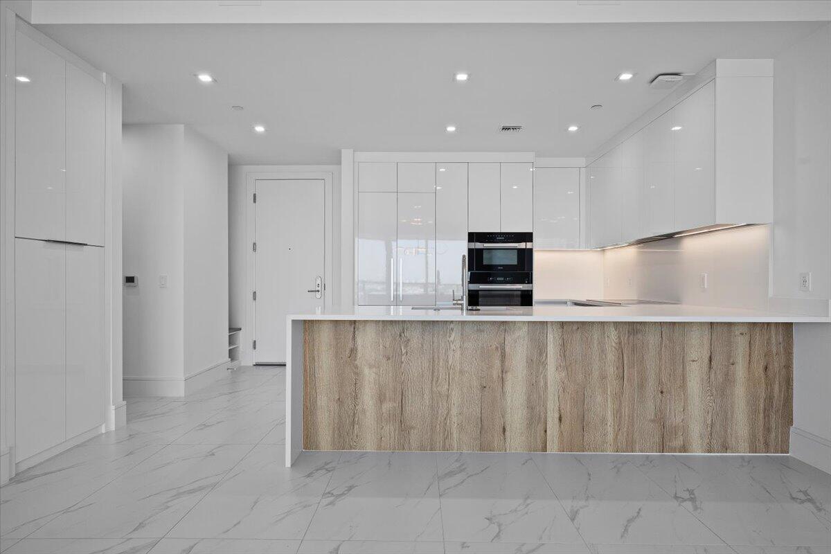 220 Lake Shore Drive # 1113, West Palm Beach FL 33403 photo 4