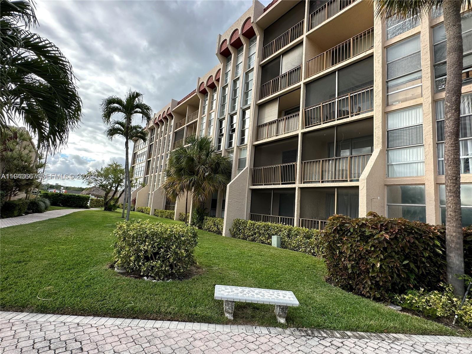 2001 Atlantic Shores Blvd 2001 Atlantic Shores Blvd # 104, Hallandale Beach FL 33009 photo 2