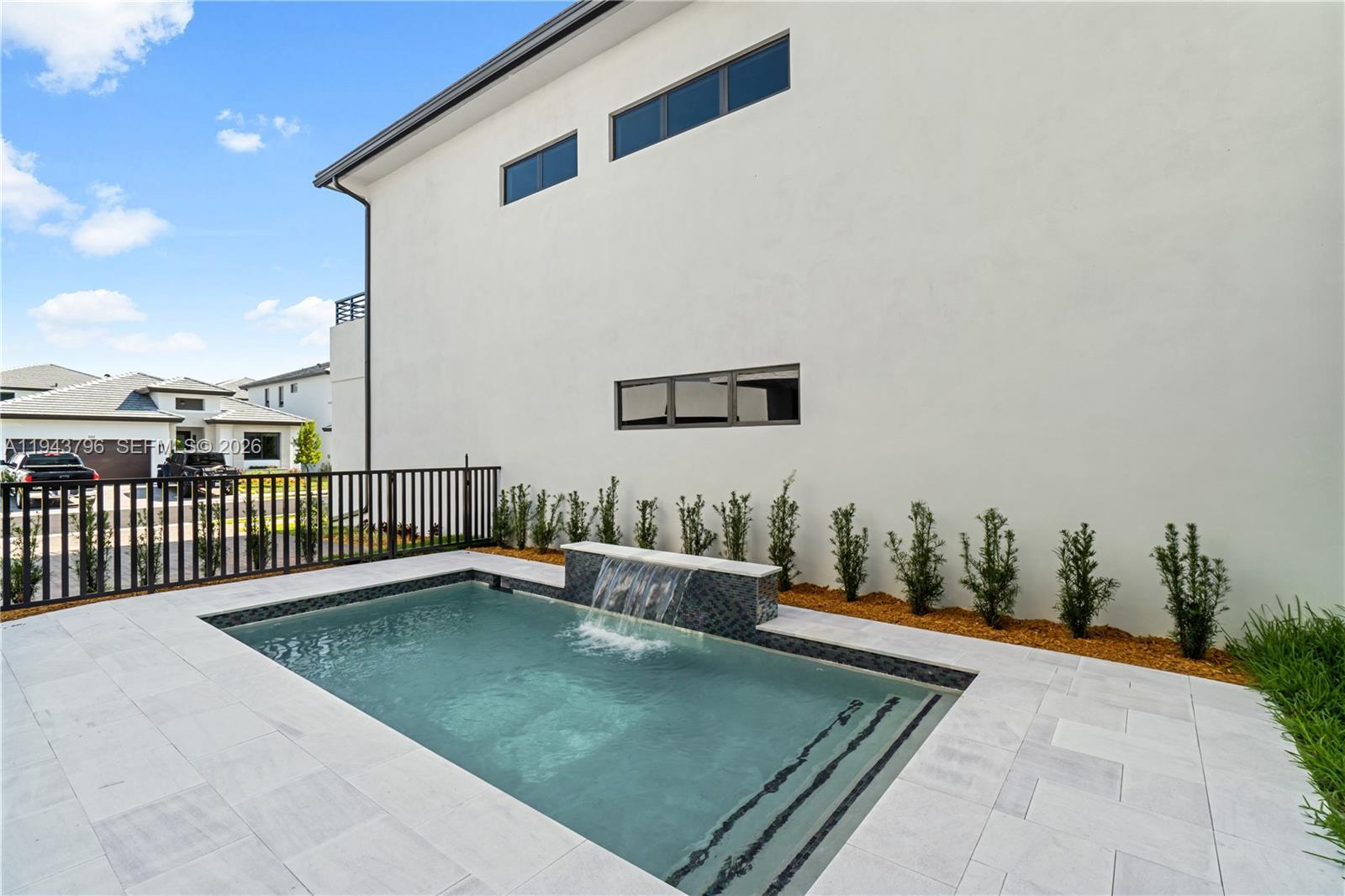 8091 NW 48th Ter, Doral FL 33166 photo 4