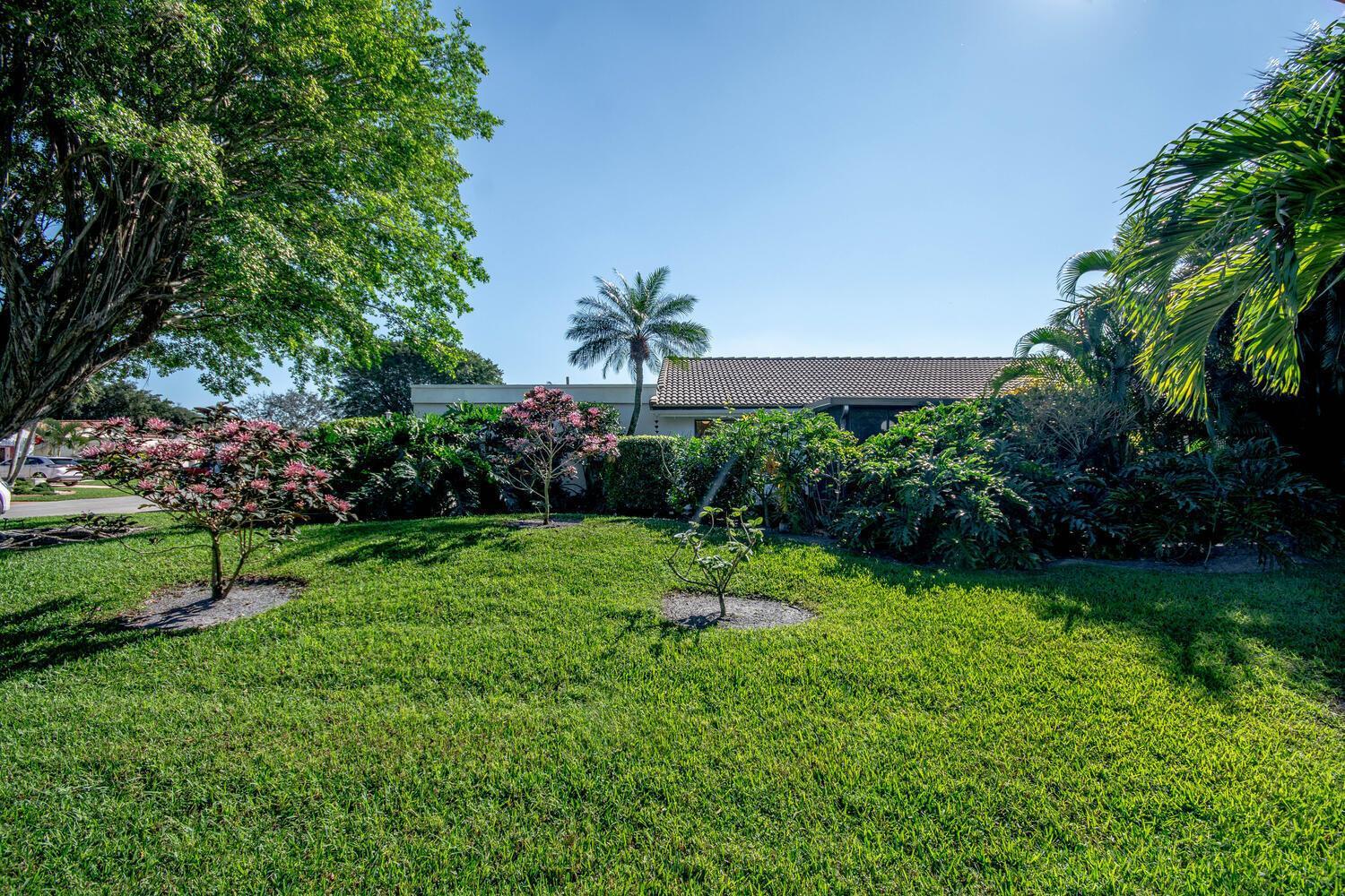 5570 Piping Rock Drive, Boynton Beach FL 33437 photo 2