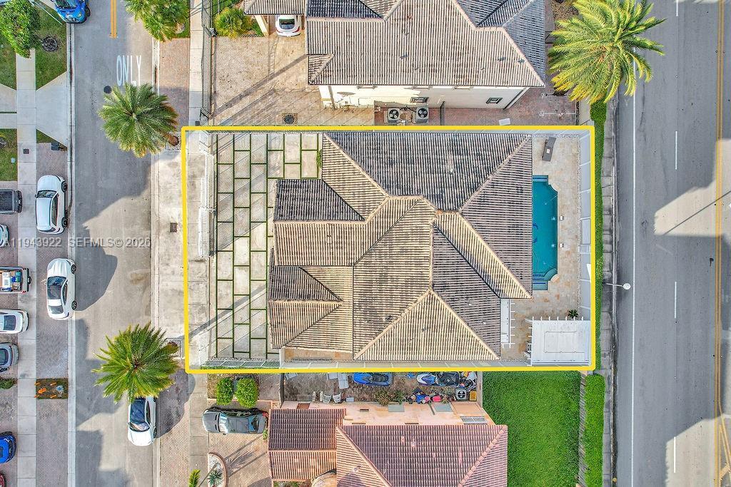 18061 NW 87th Ct, Hialeah FL 33018 photo 4