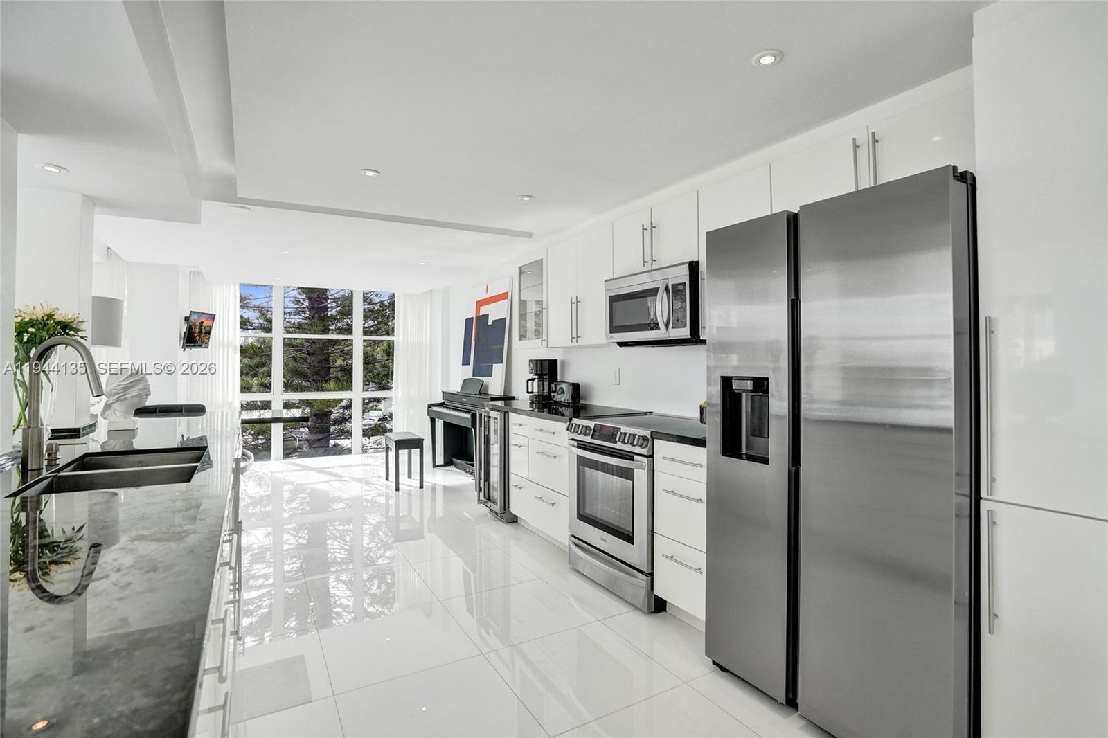 1000 Parkview Dr # 330, Hallandale Beach FL 33009 photo 2