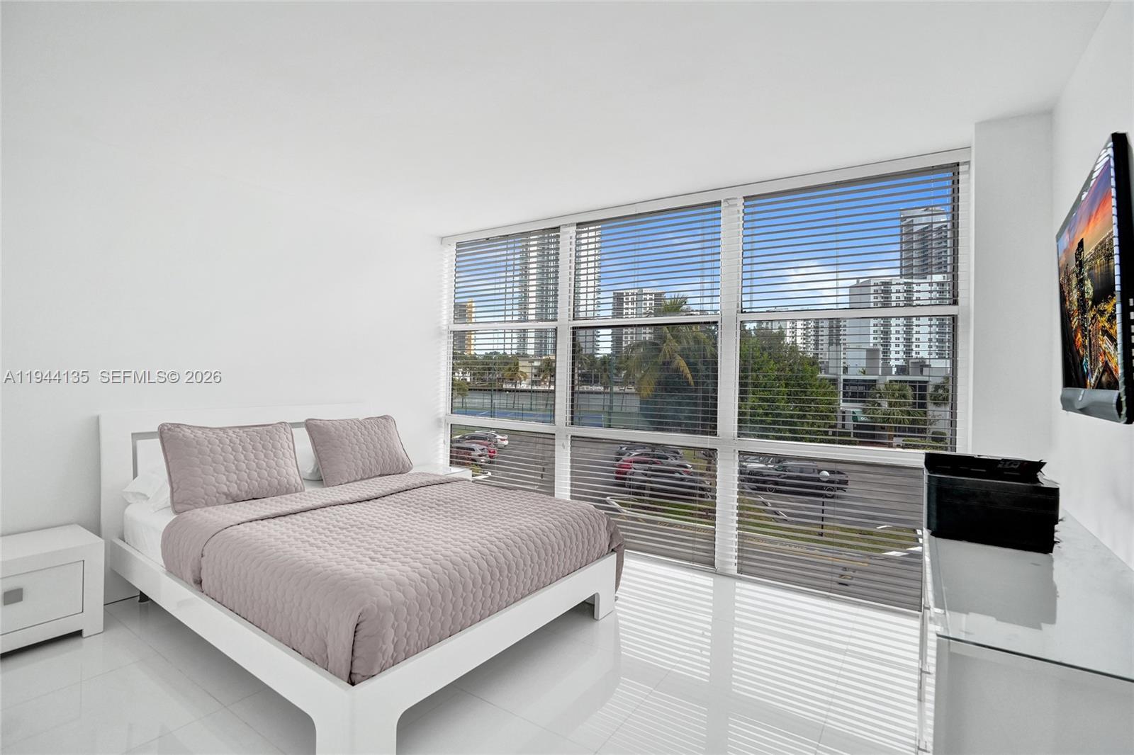 1000 Parkview Dr # 330, Hallandale Beach FL 33009 photo 4