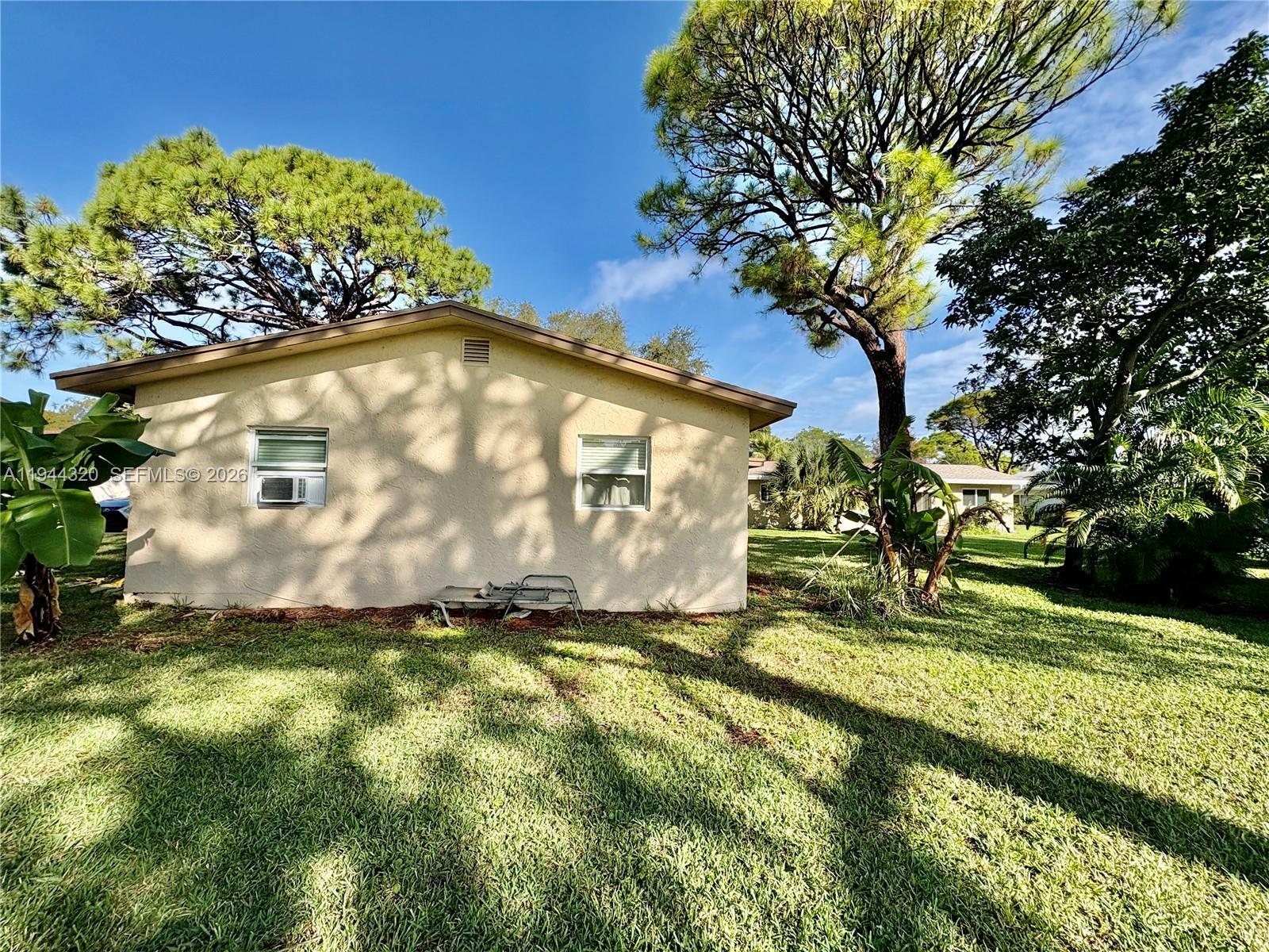 412 SW Natura Ave, Deerfield Beach FL 33441 photo 3