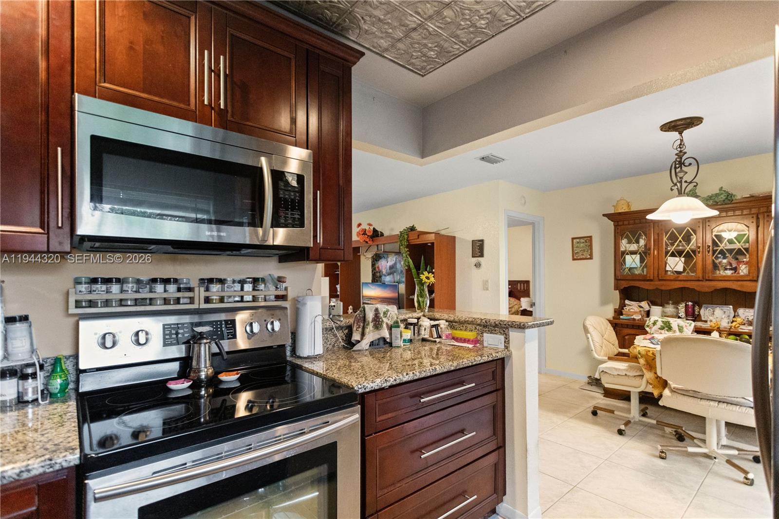 412 SW Natura Ave, Deerfield Beach FL 33441 photo 5
