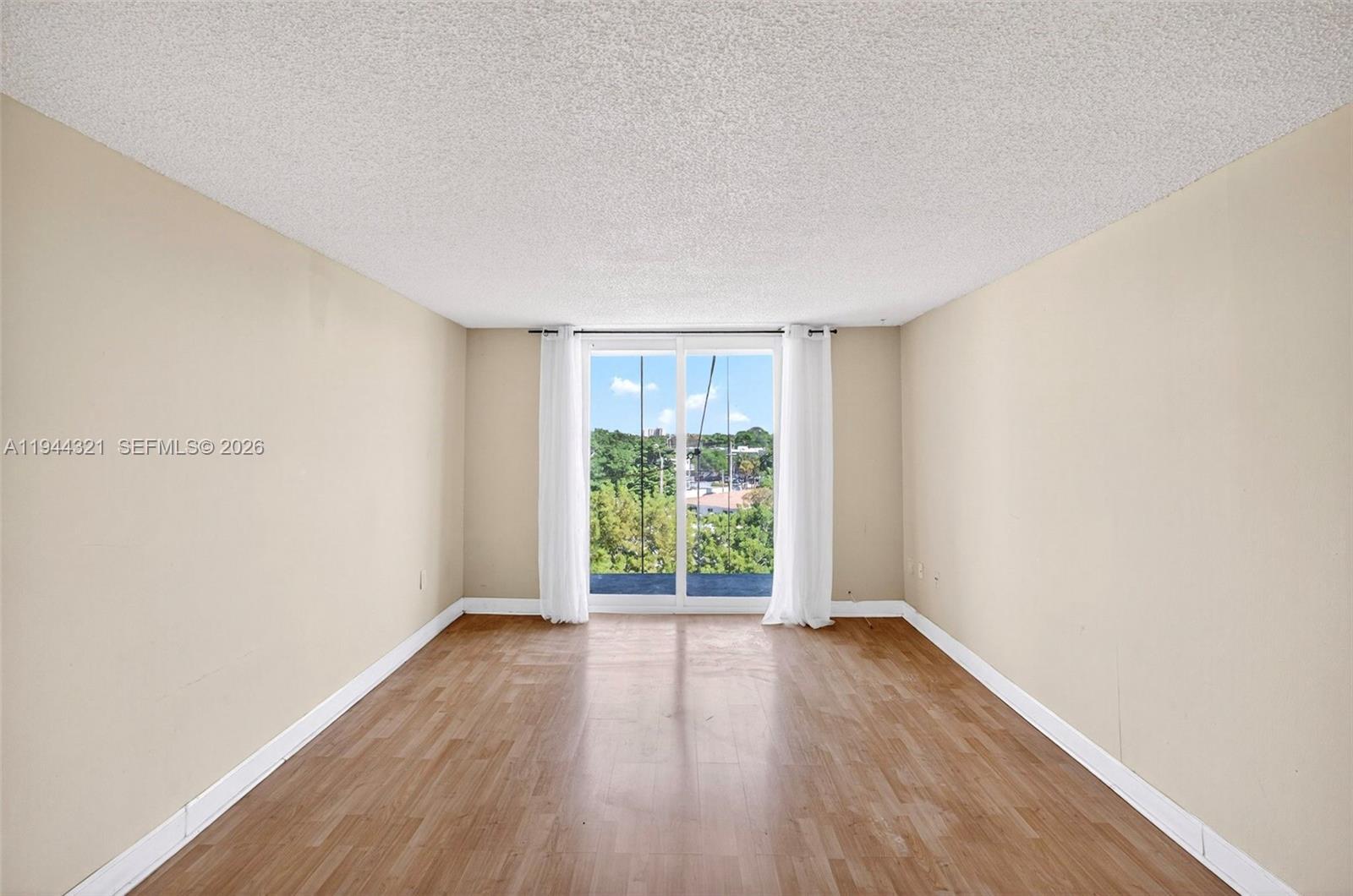 16851 NE 23rd Avenue # 619, North Miami Beach FL 33160 photo 3