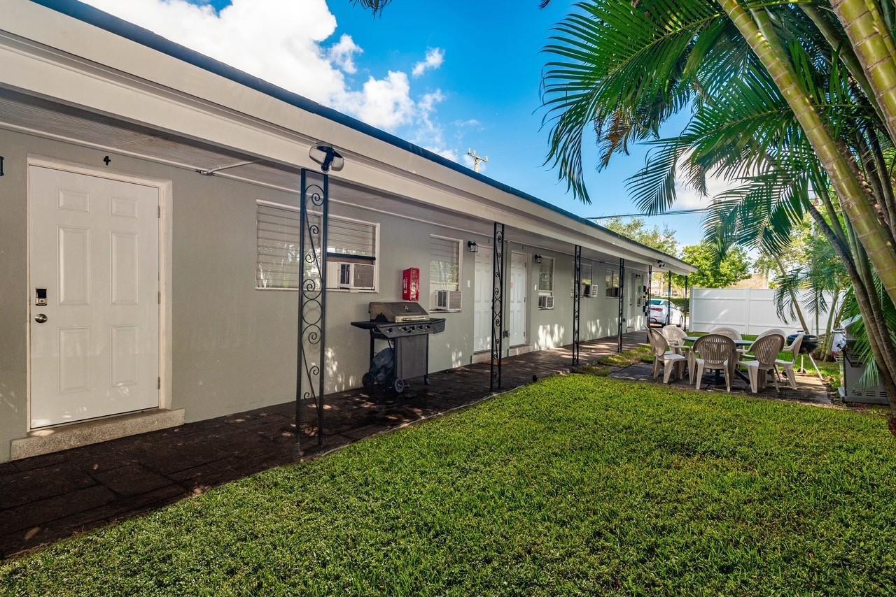 1017 NE 14th Avenue, Fort Lauderdale FL 33304 photo 4