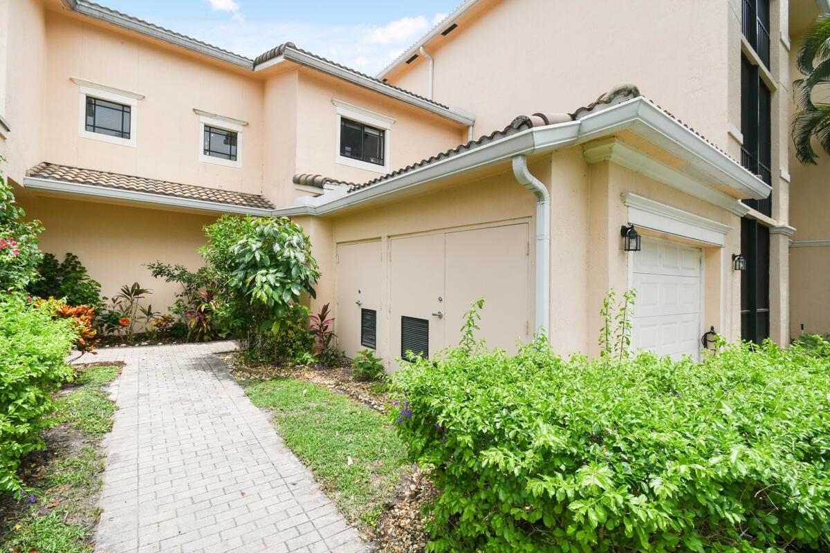 2916 Tuscany Court # 104, Palm Beach Gardens FL 33410 photo 3