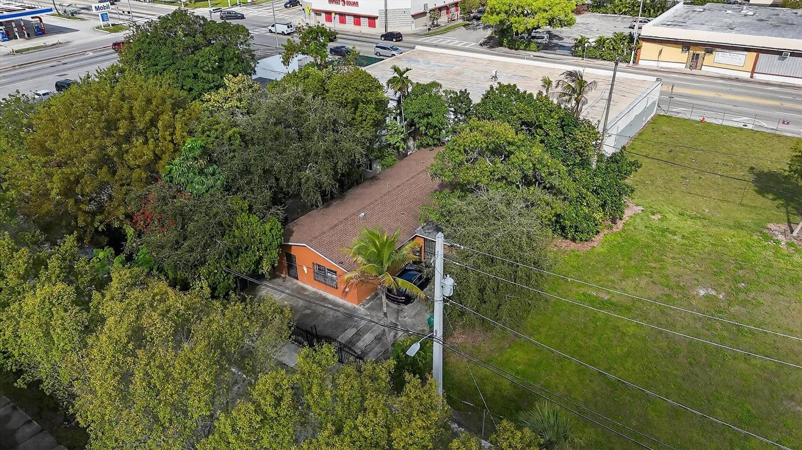 35 NE 53rd Street, Miami FL 33137 photo 2