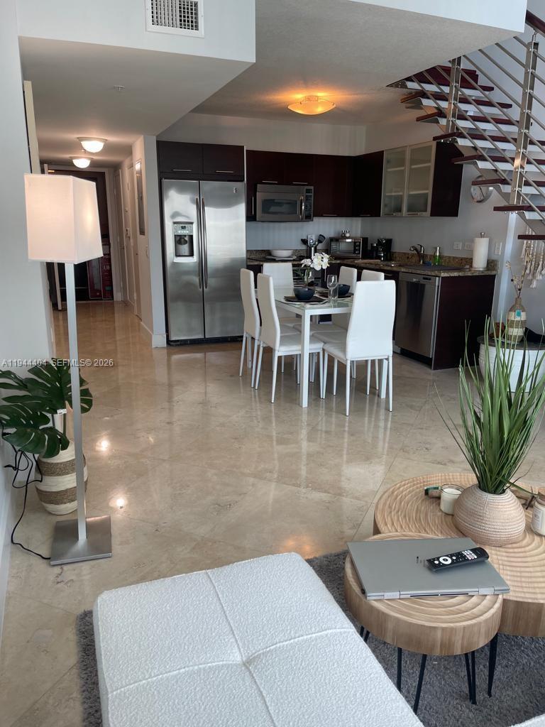 41 SE 5th St # 1215, Miami FL 33131