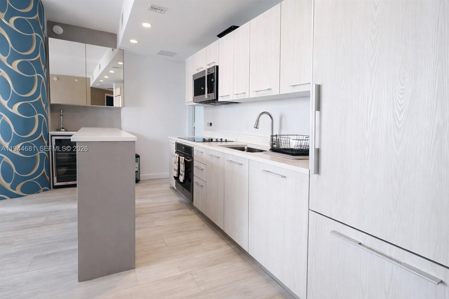 45 SW 9th St # 3008, Miami FL 33130 photo 3