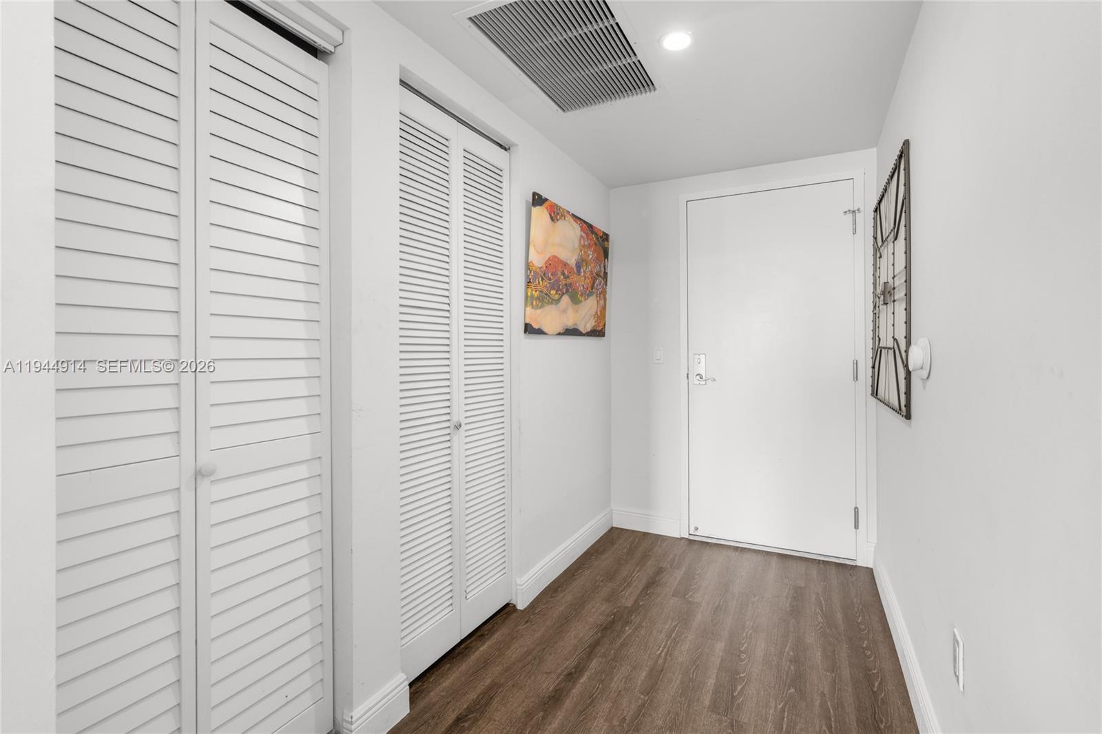 185 SW 7th St # 2702, Miami FL 33130 photo 3