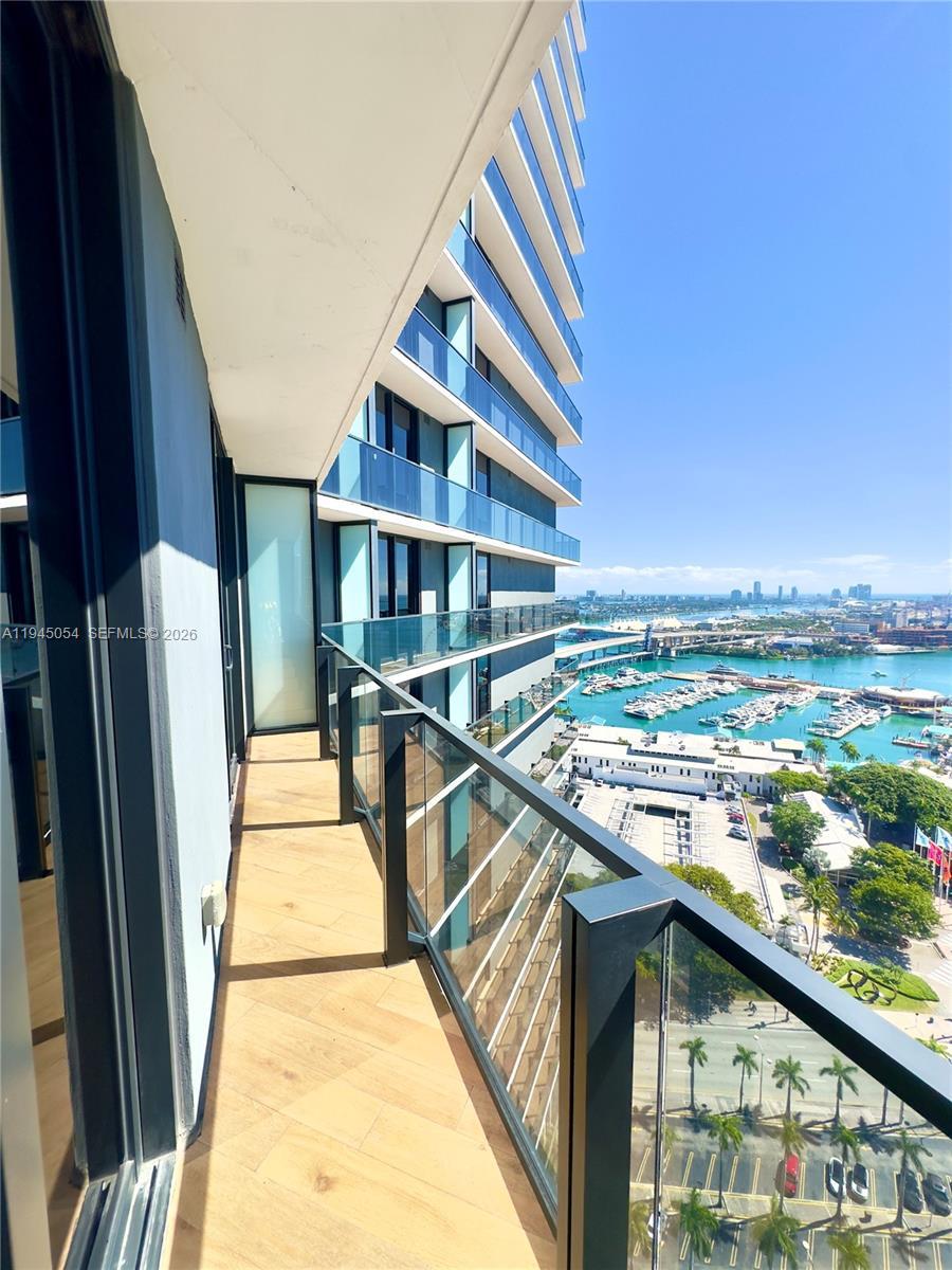 398 NE 5th St # 2114, Miami FL 33132 photo 3