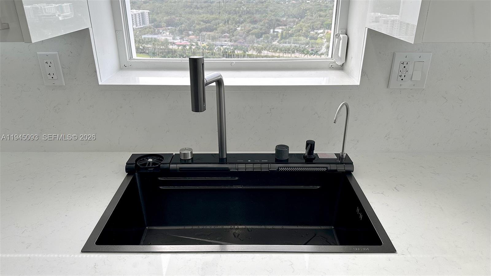 2750 NE 183rd St # 2608, Aventura FL 33160 photo 2