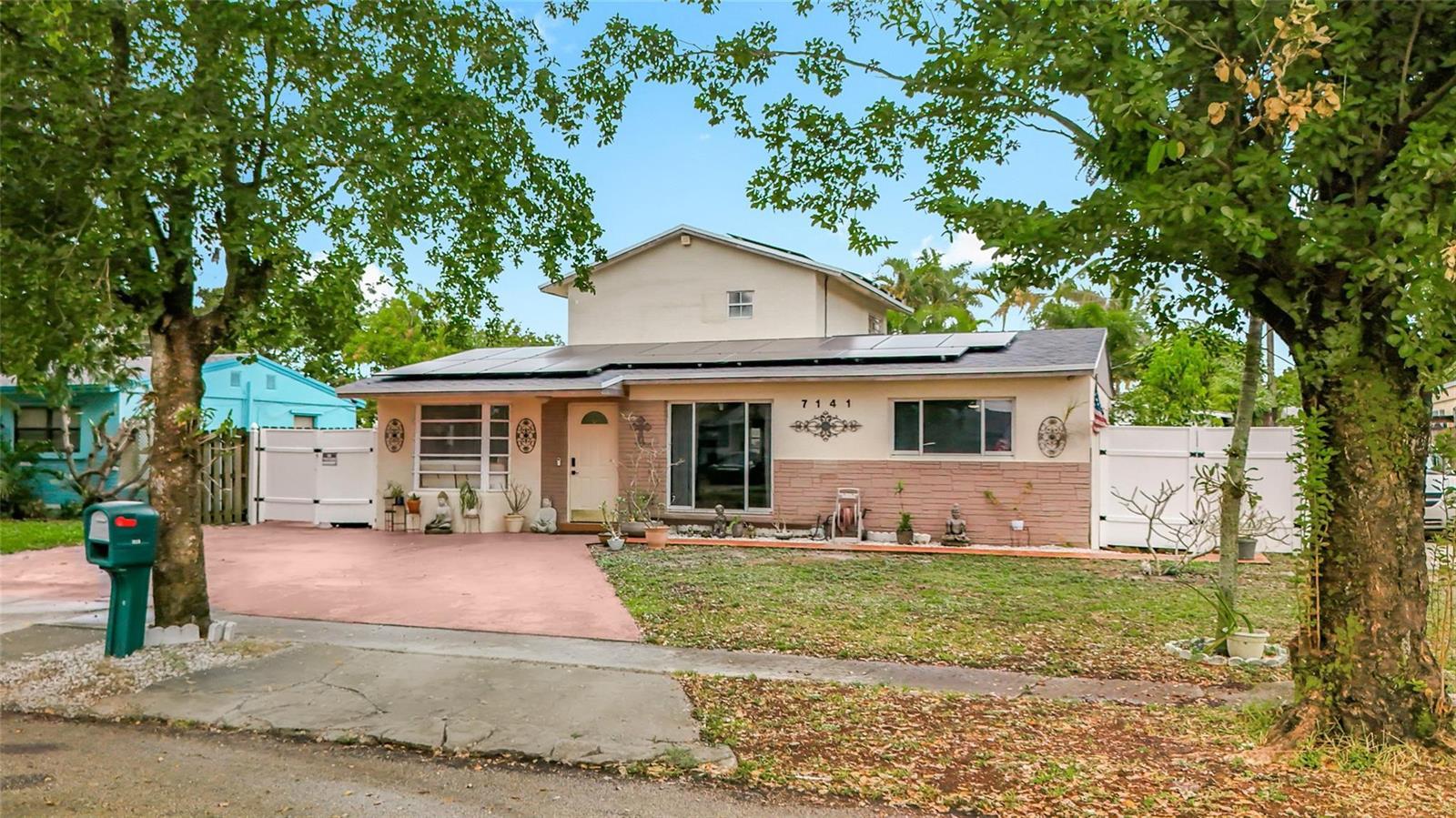 7141 Custer Street, Hollywood FL 33024