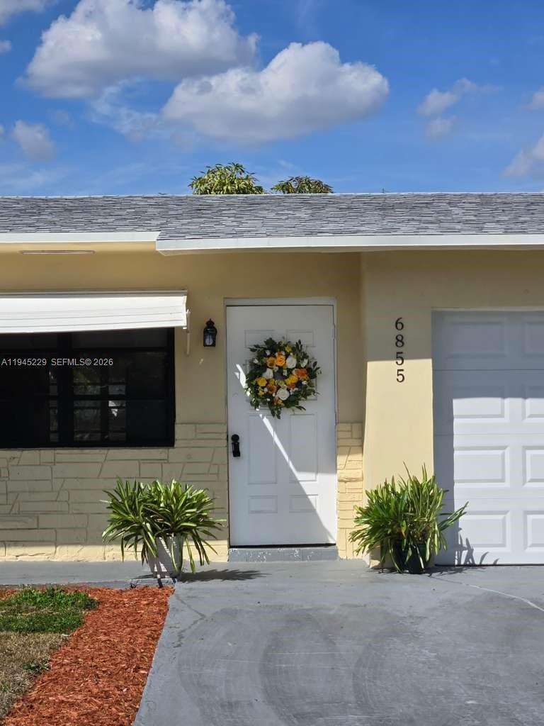 6855 NW 9th St, Margate FL 33063