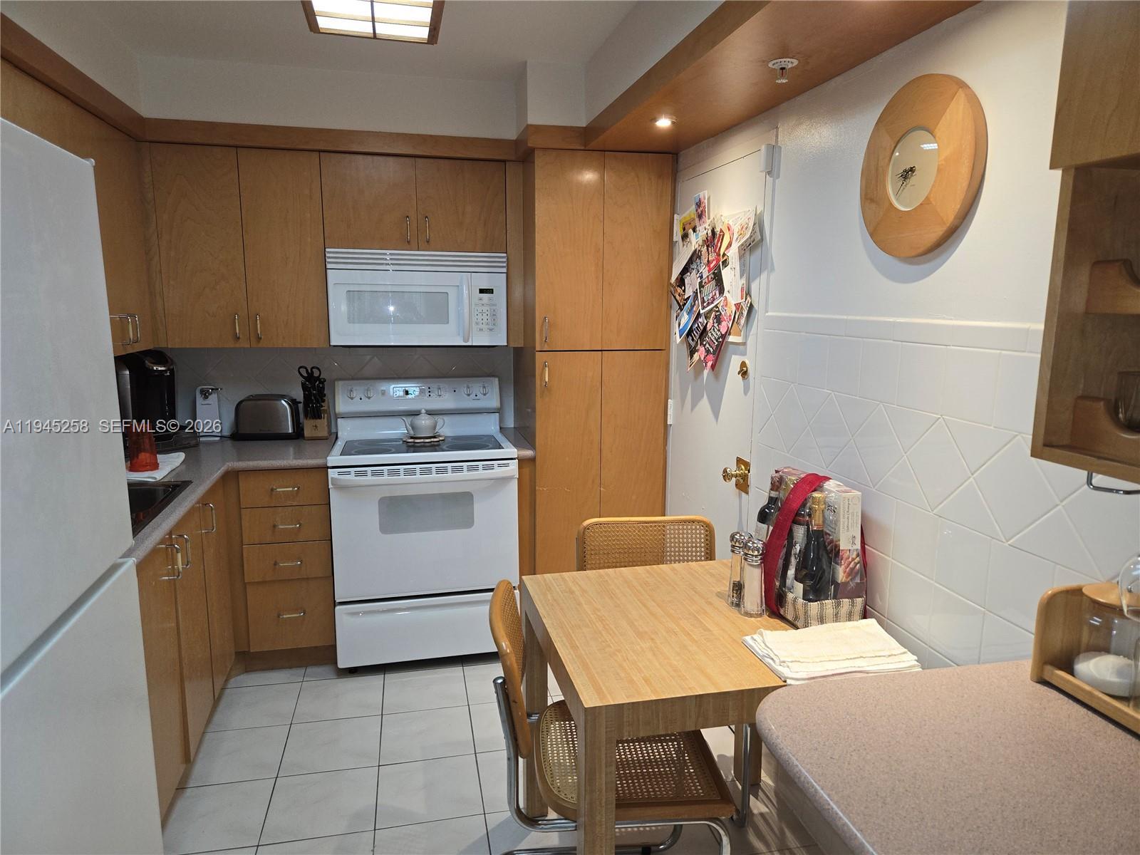 400 Kings Point Dr # 1202, Sunny Isles Beach FL 33160 photo 4