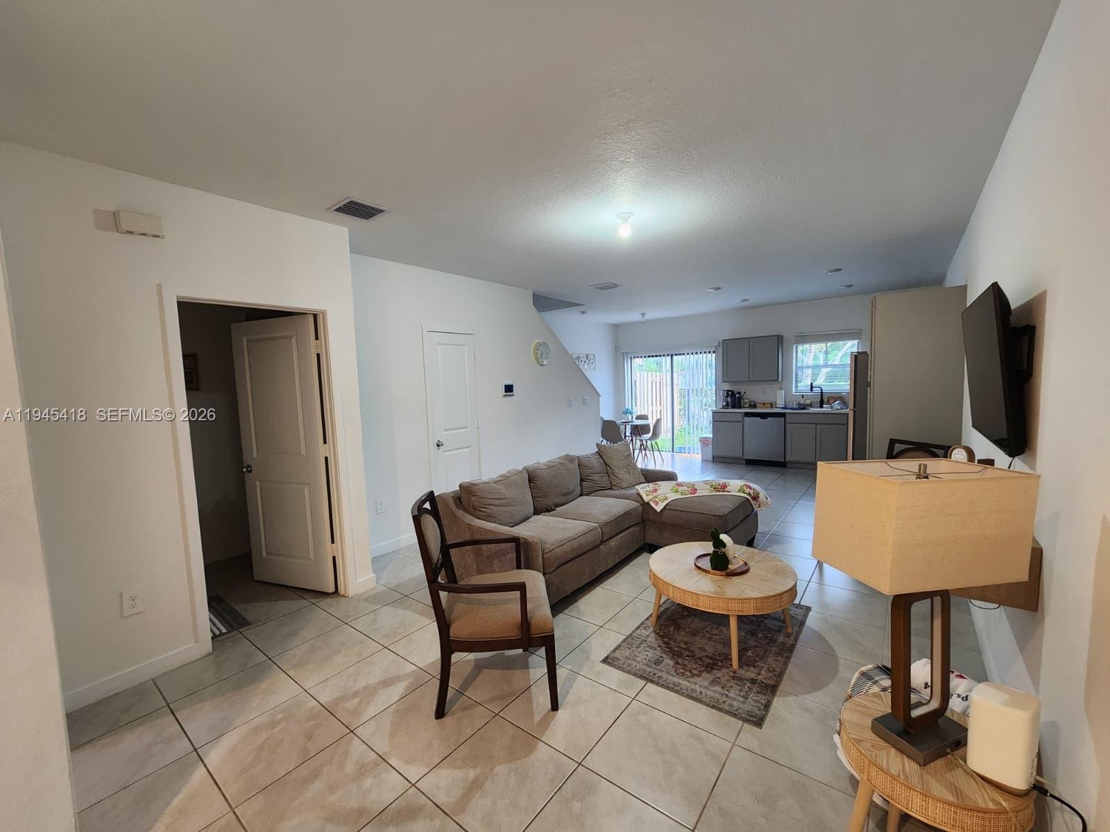 326 NE 1st Dr, Florida City FL 33034