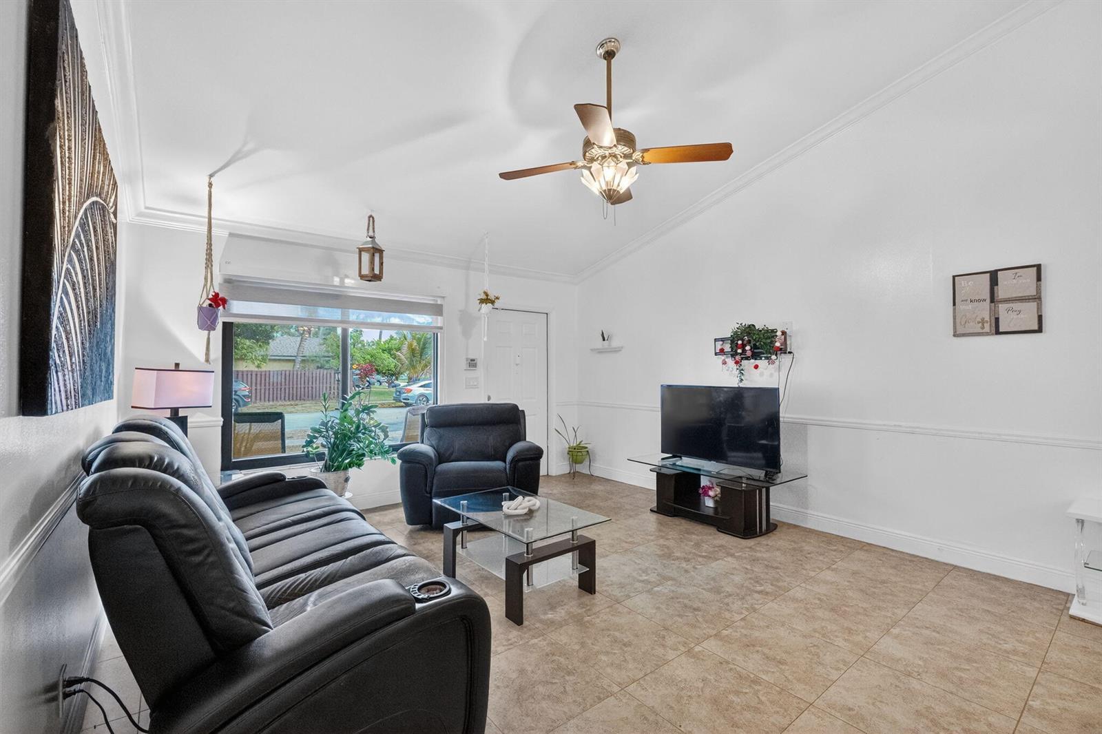 1236 SW 75th Avenue, North Lauderdale FL 33068 photo 4