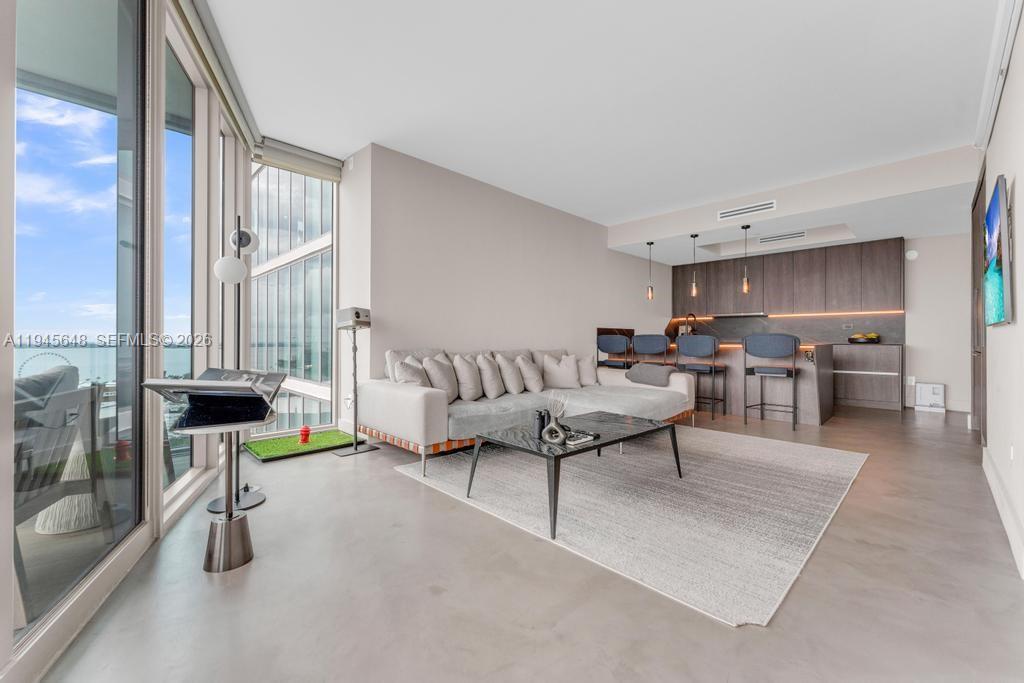 888 Biscayne Blvd # 2409, Miami FL 33132 photo 4