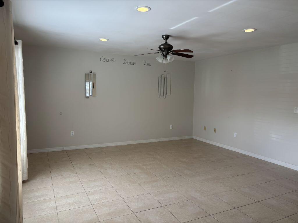 2800 Indian River Boulevard # 1, Vero Beach FL 32960 photo 4