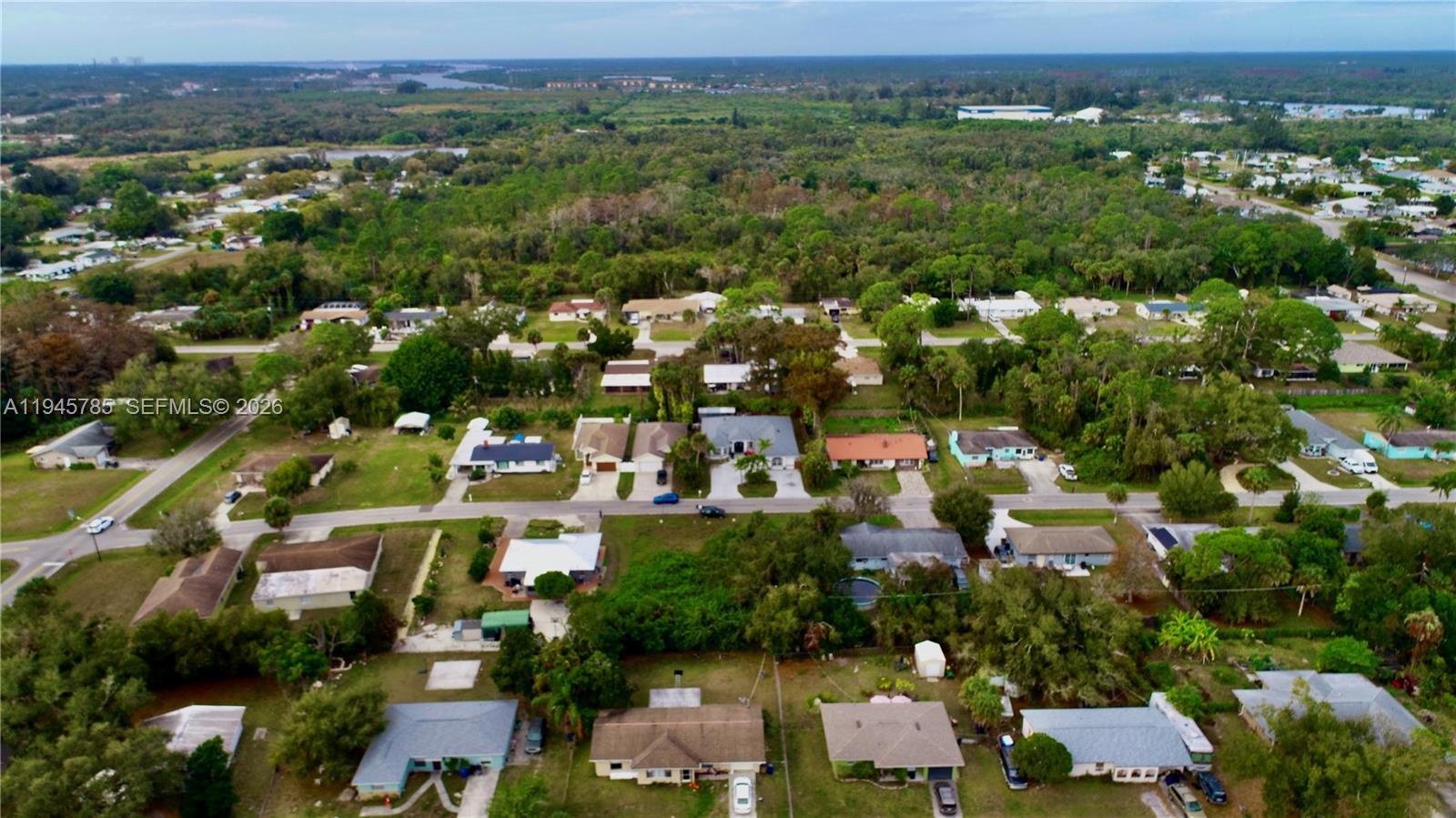 2408 Parkview, Fort Myers FL 33905 photo 2