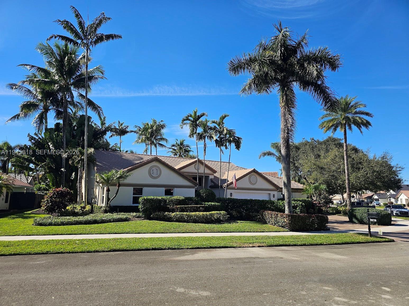 3070 Perriwinkle Cir, Davie FL 33328